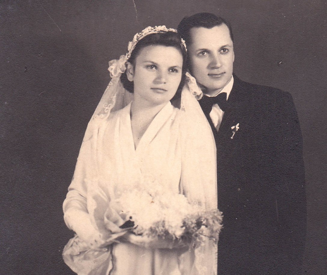 1945 - nunta lui Petru si Hortensia Popovici  cropped